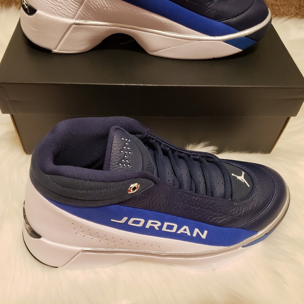 JORDAN Team Showcase Mens Basketball Shoes NIB - Picture 1 of 5